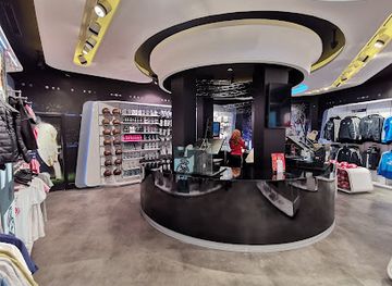 spain/madrid/gran-via/shop/real-madrid-official-stores