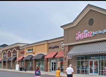 virginia/virginia-beach/town-center/shop/landstown-commons