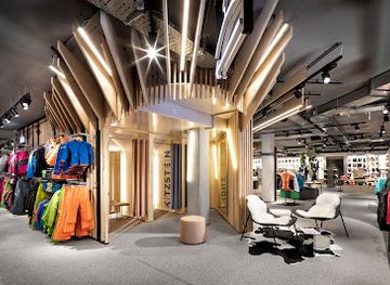 austria/kaprun/shop/brundl-sports-maiskogelbahn-talstation