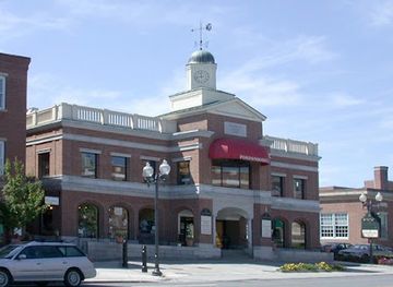 new-hampshire/hanover/shop/designer-gold