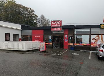 norway/lysefjord/shop/coop-marked-hole
