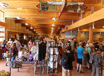montana/yellowstone-national-park/shop/tower-general-store