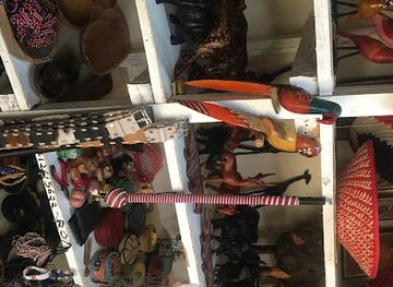 kenya/eldoret/shop/az-souvenirs-artifacts-place-old-uchumi