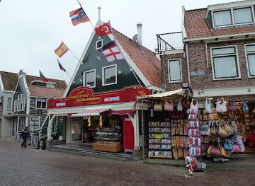 netherlands/volendam/shop/jac-simons-souvenirs