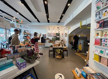 united-kingdom/london/south-bank/shop/southbank-centre-shop-mandela-walk