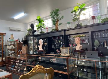 new-zealand/dunedin/shop/sue-todd-antiques-collectables