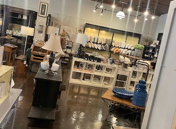 missouri/independence/shop/be-here-now