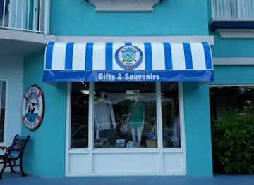 sint-maarten/dawn-beach/shop/shipwreck-shop
