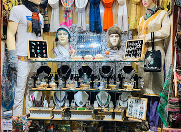 india/ladakh/shop/ladakh-palace-pashmina-store
