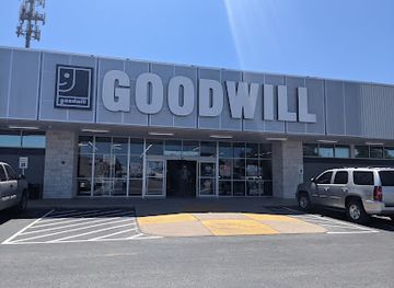 texas/austin/south-congress/shop/south-congress-square