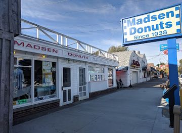 ohio/geneva-on-the-lake/shop/madsen-donuts