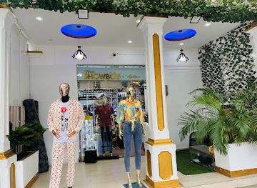 ghana/kwahu/shop/kwaku-showboy-boutique
