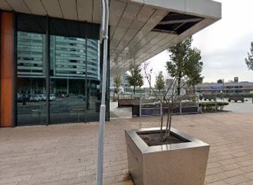 netherlands/rotterdam/kop-van-zuid/shop/orange-pearls