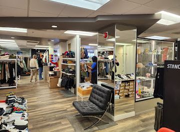 canada/saskatoon/shop/momentum-clothing