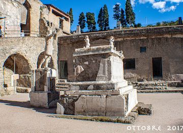italy/herculaneum/shop/casa-del-tramezzo-di-legno