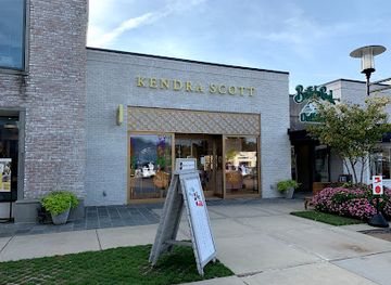mississippi/the-jackson-prairie/shop/highland-village-shopping-center