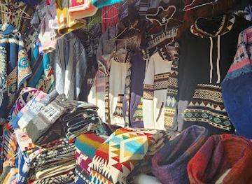 ecuador/otavalo/shop/artesanias-mayumi