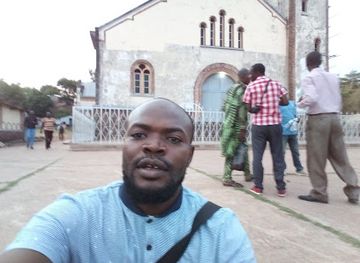 tanzania/mahale-mountains-national-park/shop/bonckbisimwa