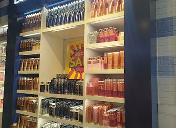 belize/maya-mountains/shop/unique-treasures