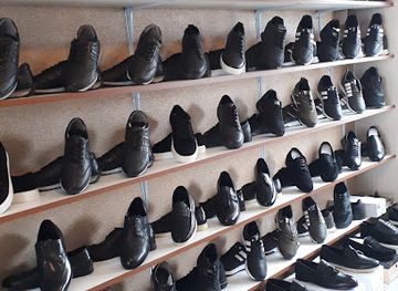 georgia/vardzia/shop/Muzhskaya-Obuv-U-Artura