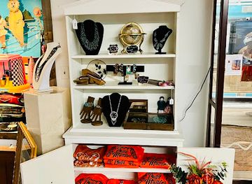 michigan/charlevoix/shop/ahneen-memories-more