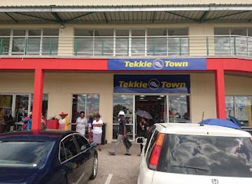 lesotho/mohale-s-hoek/shop/tekkie-town-mohaleshoek