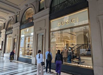 italy/turin/shop/gucci