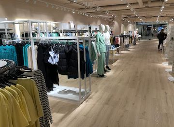 sweden/orebro/shop/gina-tricot