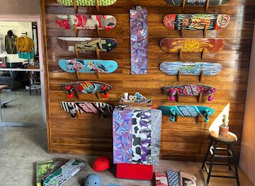 nicaragua/san-juan-del-sur/shop/el-garaje-skate-shop-cafe