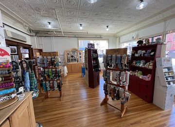 virginia/staunton/shop/marion-s-candles-scents-seasons