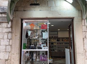 montenegro/kotor/shop/bonaca
