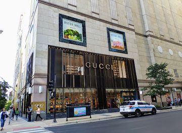 illinois/chicago/magnificent-mile/shop/900-north-michigan-shops