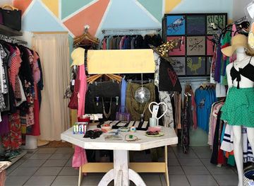 mexico/sayulita/shop/thrift-shop-sayulita