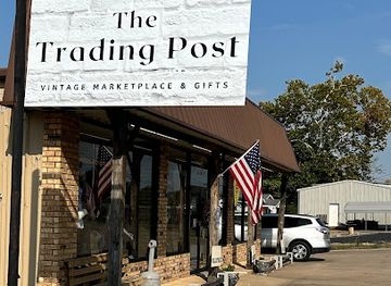 arkansas/southwest-arkansas/shop/the-trading-post-vintage-marketplace-gifts
