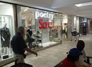 south-africa/cape-town/constantia/shop/poetry-constantia-village