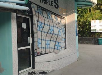 maldives/baa-atoll/shop/triple-s-gift