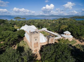 malawi/lake-malawi/shop/ulisa-bay-lodge