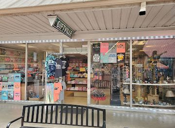 tennessee/gatlinburg/shop/giftville