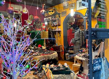 italy/tuscany/shop/art-fashion-vintage