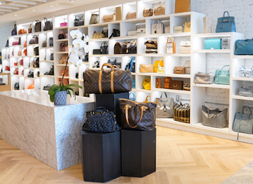 canada/toronto/yorkville/shop/mine-yours