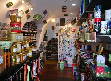 romania/brasov/shop/the-locals-souvenir-and-gift-shop-brasov