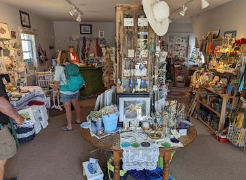 maine/rockland/shop/little-buoy-coastal-gifts