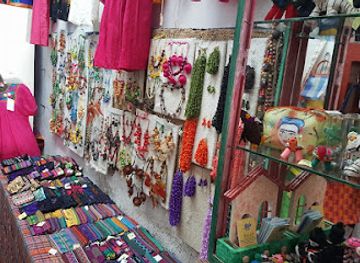 mexico/southeastern-mexico/shop/balam-artesanias-y-ropa-de-manta-andres-teran