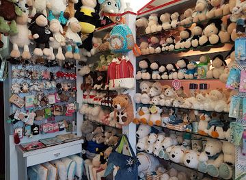 hungary/kecskemet/shop/happy-box-ajandekbolt-es-miss-d-divataru-piramis-udvarhaz