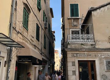 croatia/dalmatia/shop/cro-corner