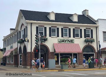 wisconsin/lake-geneva/shop/jayne-lake-geneva