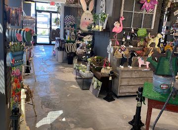 texas/the-woodlands/shop/the-round-top-collection-gallery-woodlands