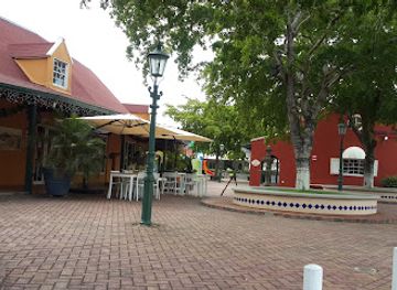 curacao/willemstad/shop/bloempot-shopping-center