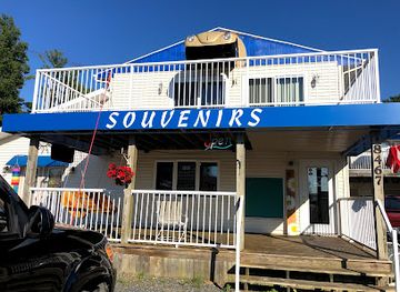 michigan/silver-lake-sand-dunes/shop/sunchasers-souvenirs