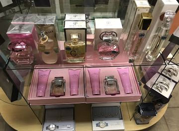 saint-vincent-and-the-grenadines/barrouallie/shop/pretty-little-things